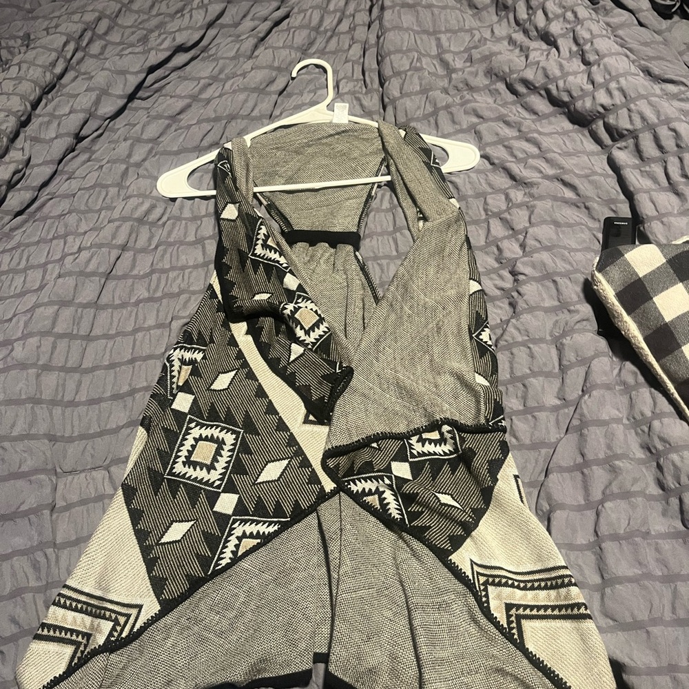 Cato Black and White Geometric Women's Top